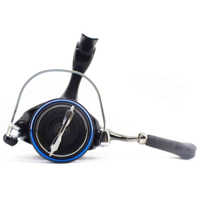 Безынерционная катушка SHIMANO Nexave C3000FI