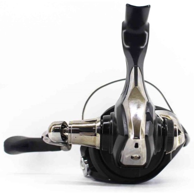 Безынерционная катушка SHIMANO Nexave C3000FI